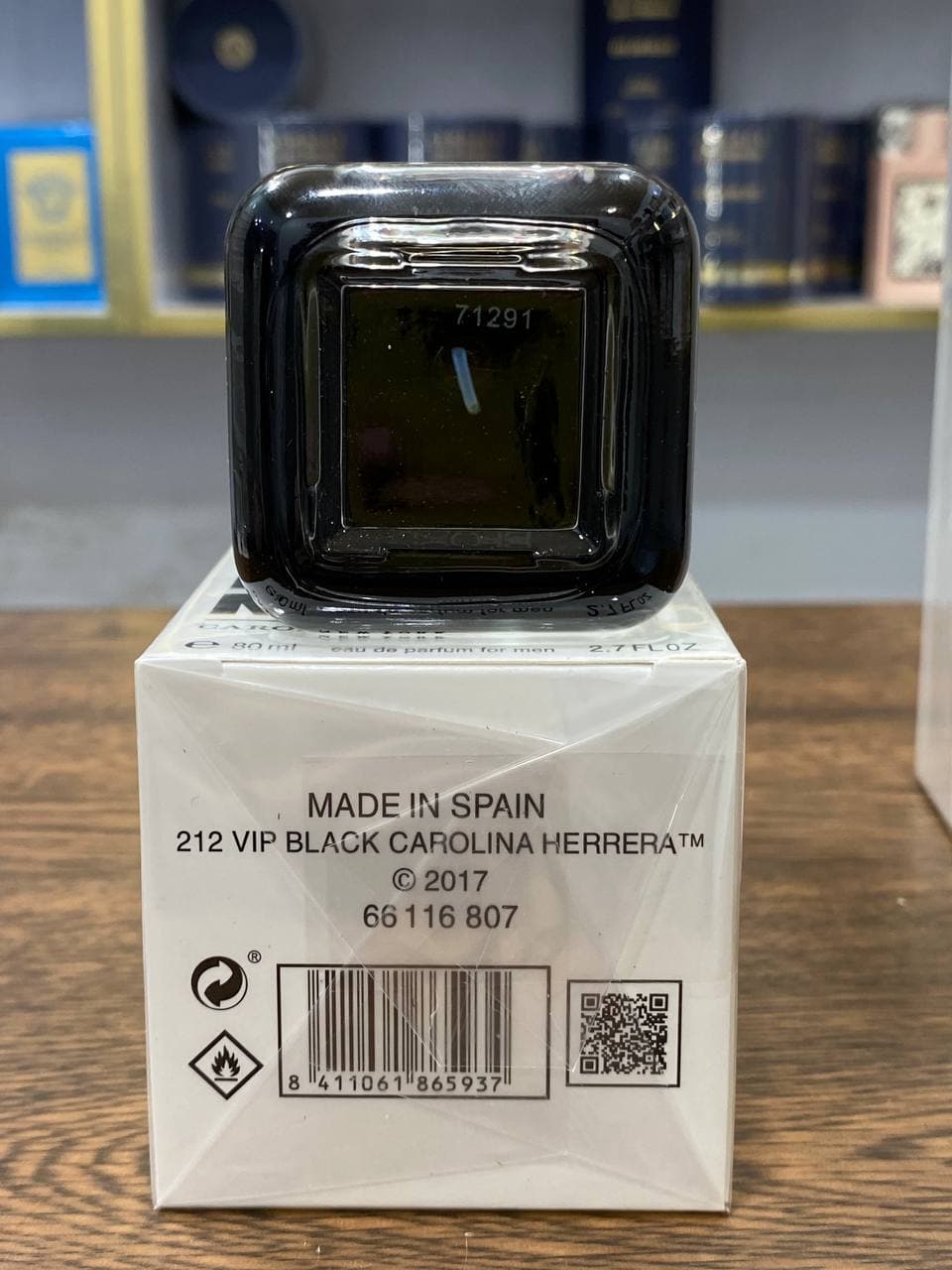 عطر 212 وی آی پی بلک